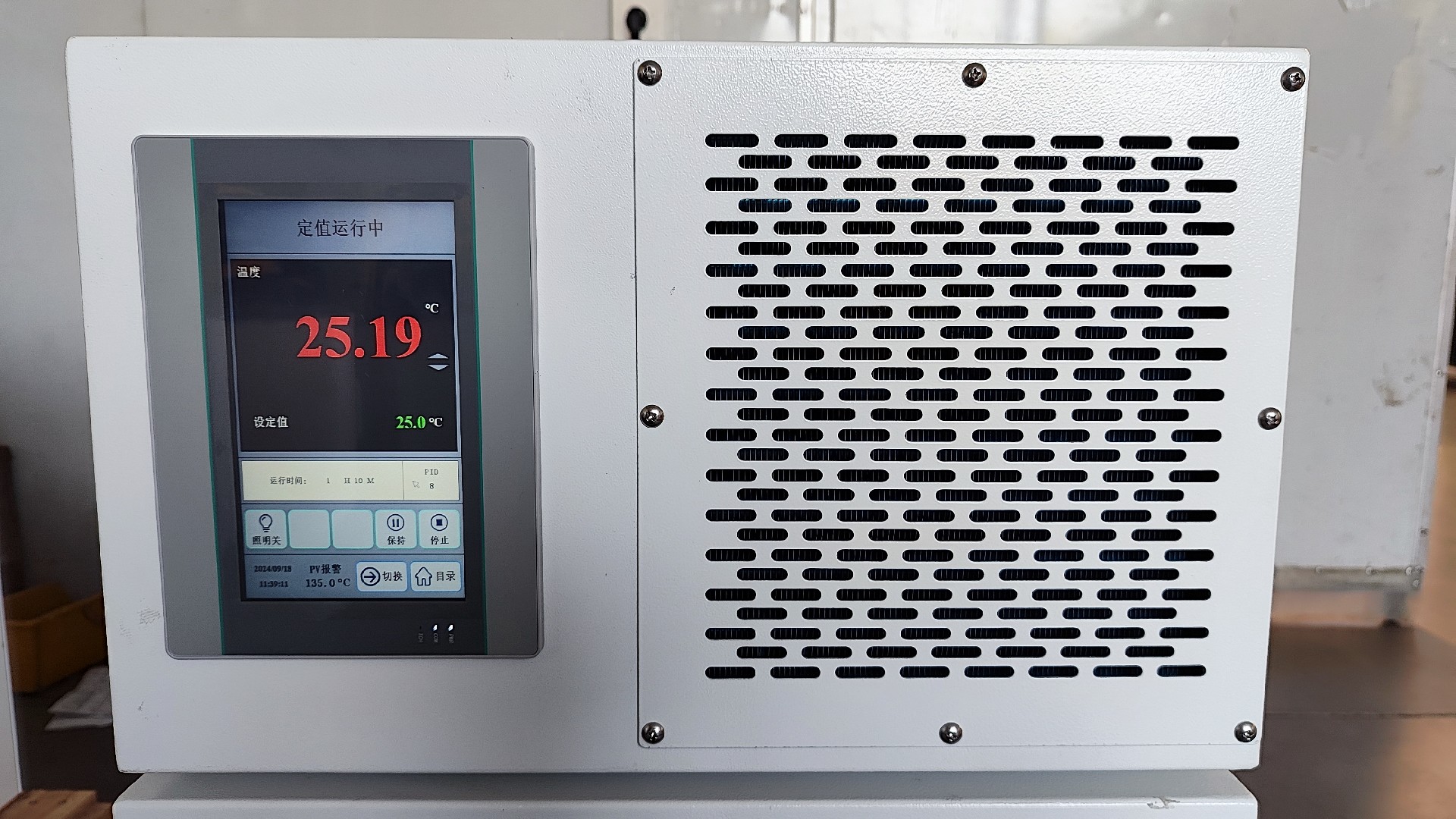 掌握精密測試的關鍵——微型高低溫測試箱的應用與優(yōu)勢