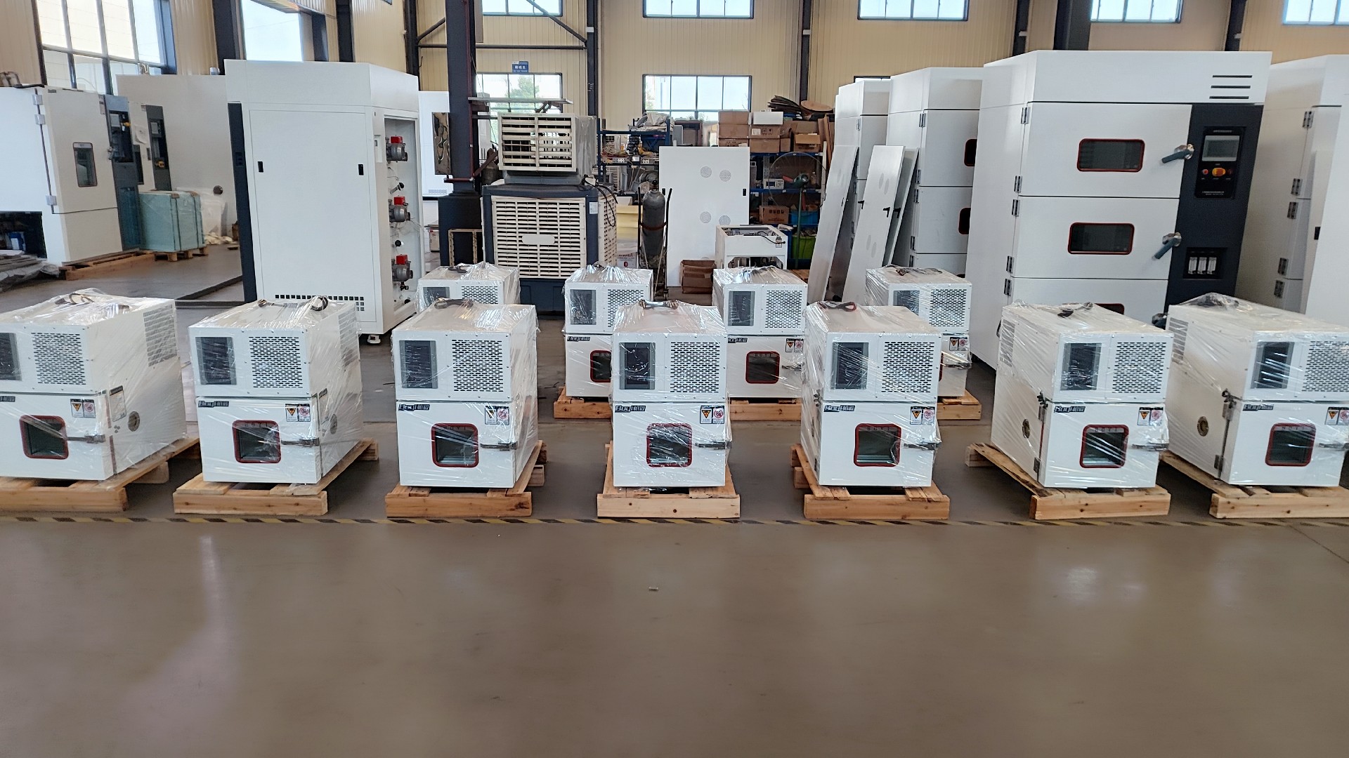 小型高低溫試驗箱使用指南，如何發(fā)揮其最大效能